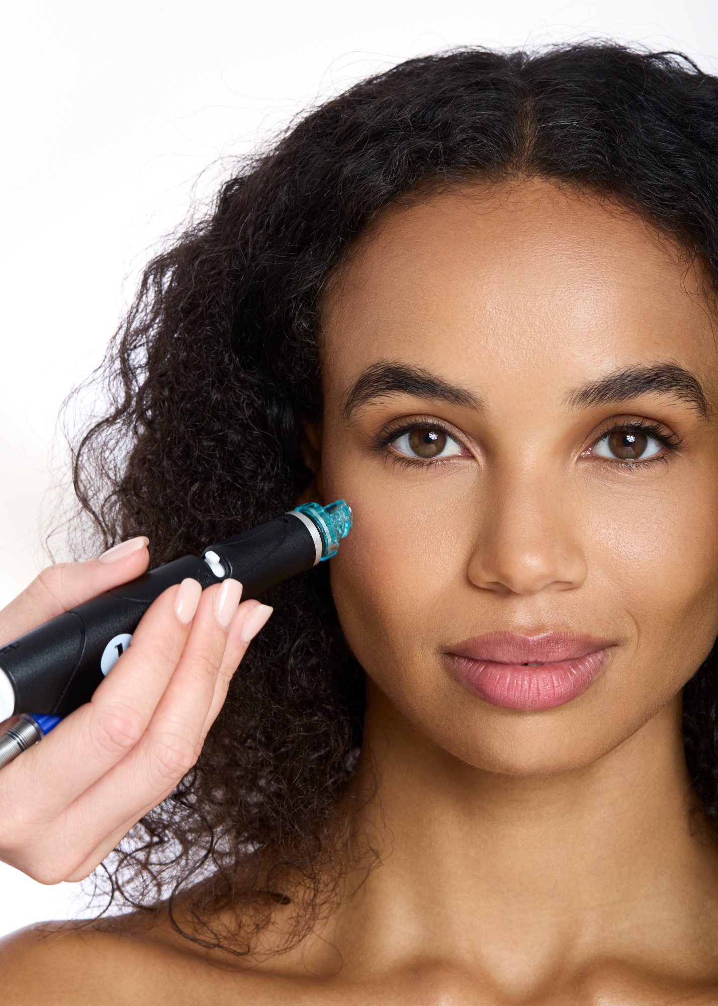 Beauty-Porträt mit Gesichtsbehandlung für Medical Skin Spa